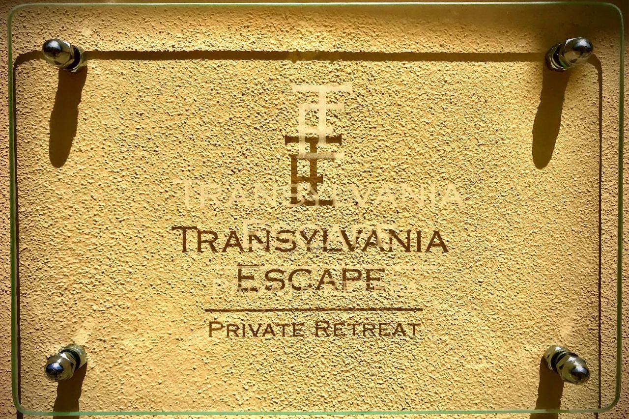 Transylvania Escape Apartment Richisu ภายนอก รูปภาพ