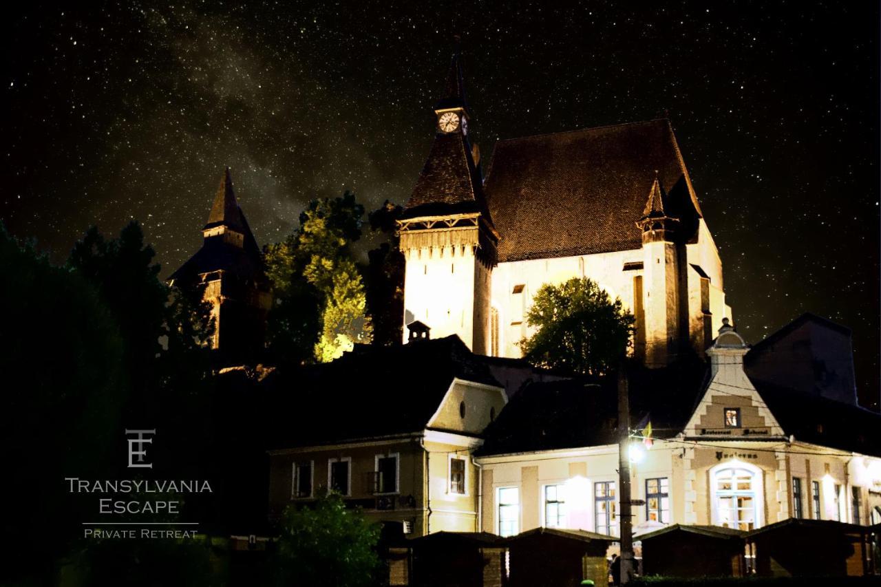 Transylvania Escape Apartment Richisu ภายนอก รูปภาพ